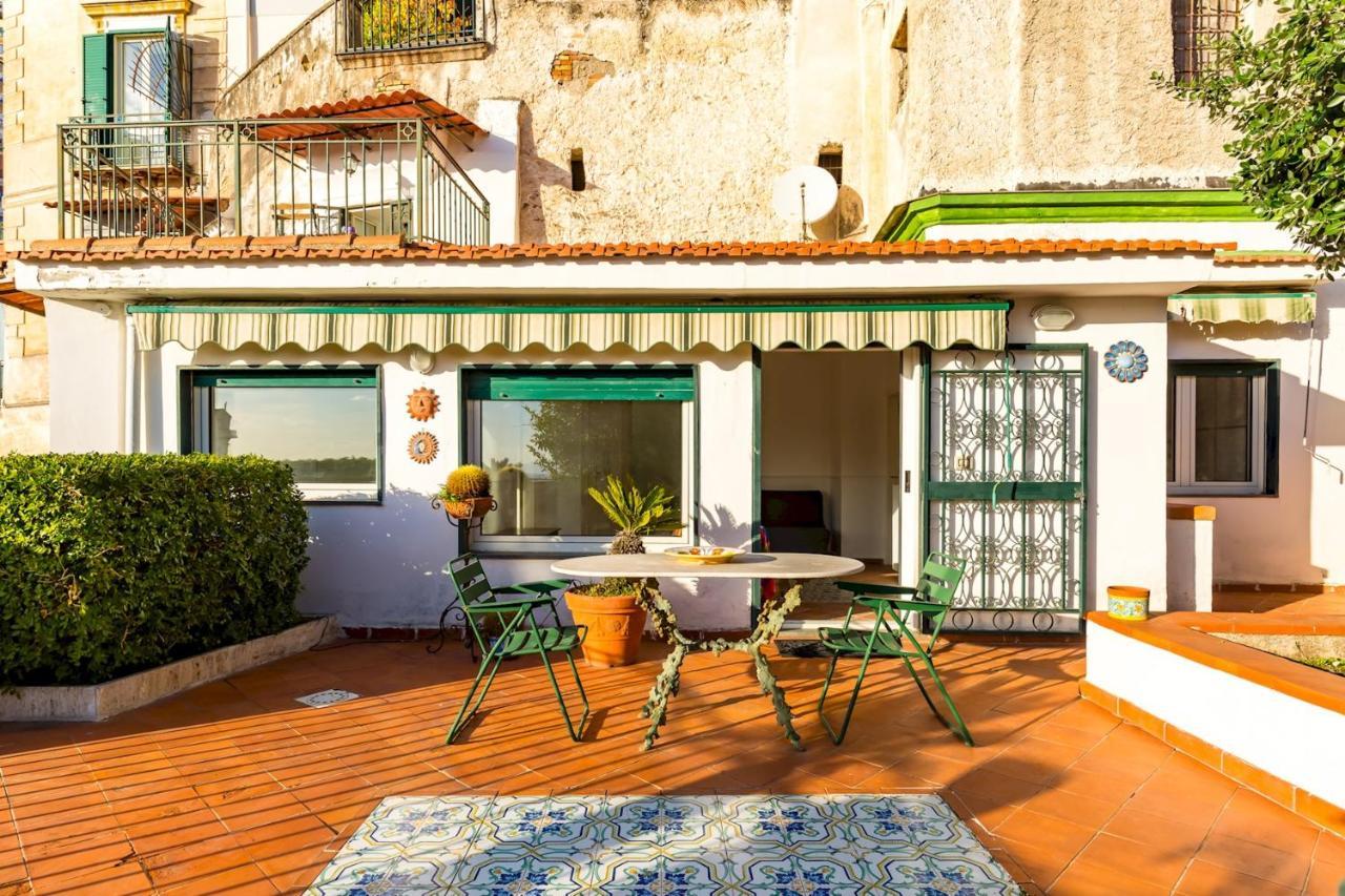 Villa Paola - Hidden Panoramic Garden And Terraces By Napoliapartments Экстерьер фото