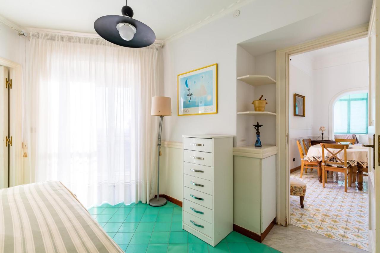 Villa Paola - Hidden Panoramic Garden And Terraces By Napoliapartments Экстерьер фото