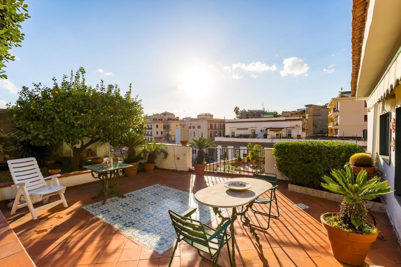 Villa Paola - Hidden Panoramic Garden And Terraces By Napoliapartments Экстерьер фото