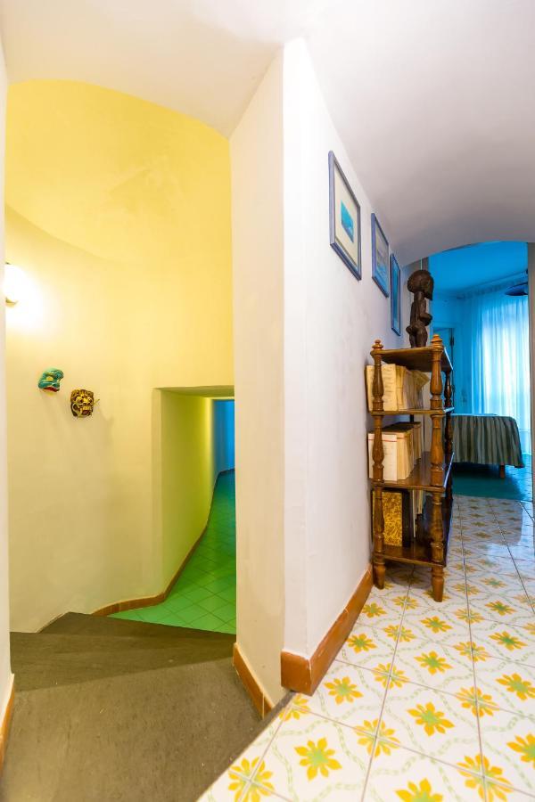 Villa Paola - Hidden Panoramic Garden And Terraces By Napoliapartments Экстерьер фото
